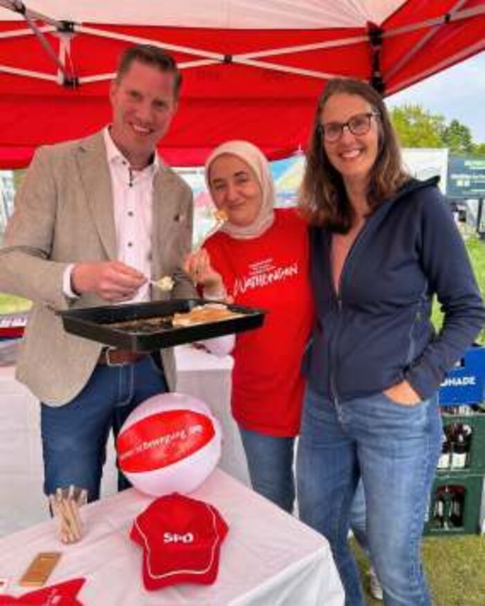 Axel Kernbach an einem Infostand